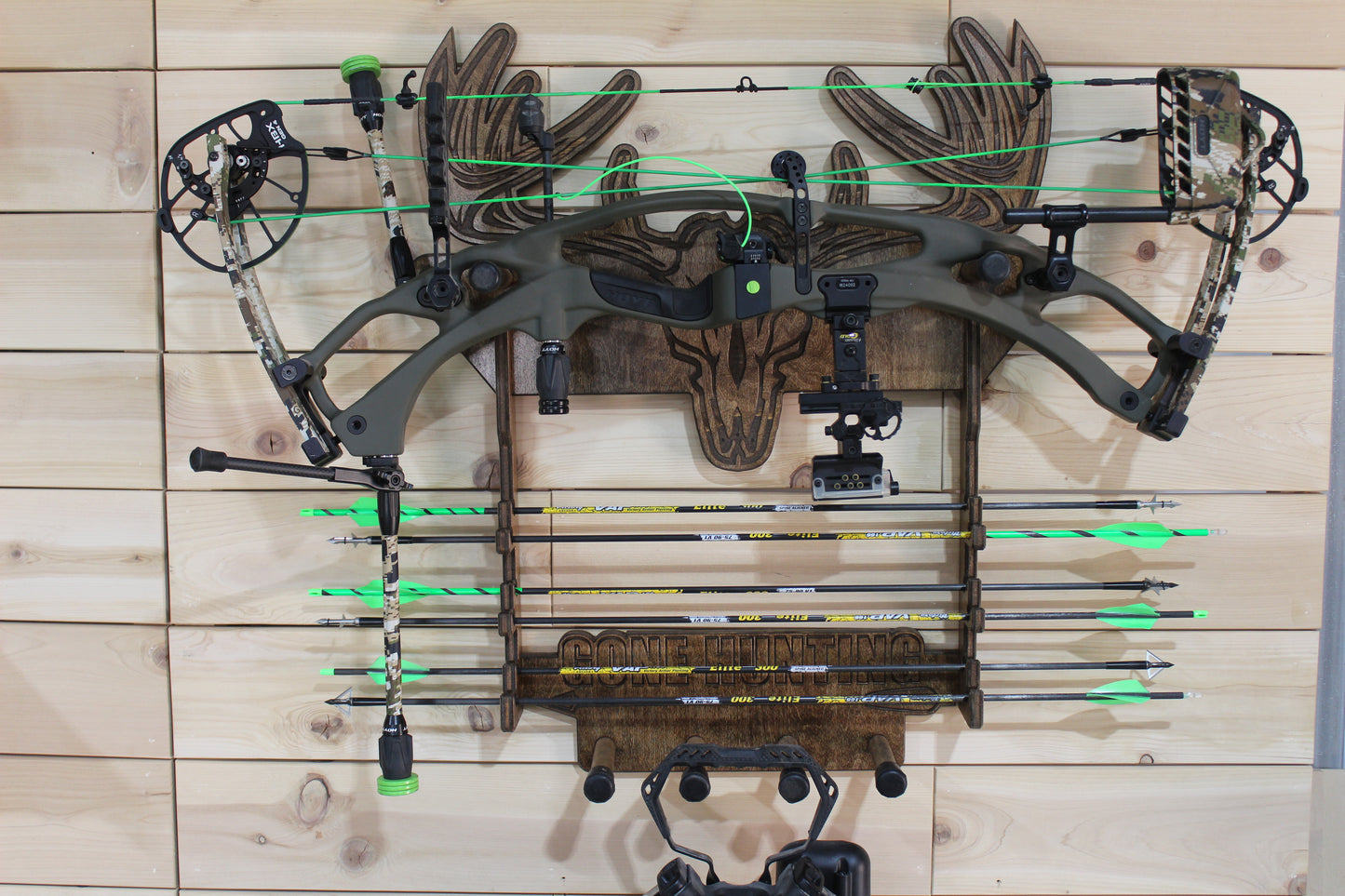 Deluxe Adjustable Compound Bow Rack