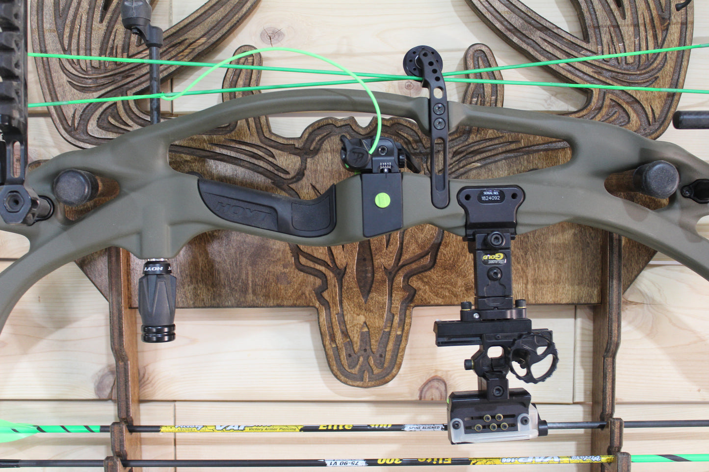 Deluxe Adjustable Compound Bow Rack