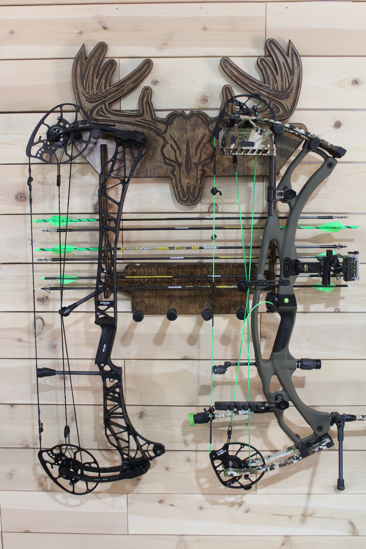 Deluxe Adjustable Compound Bow Rack