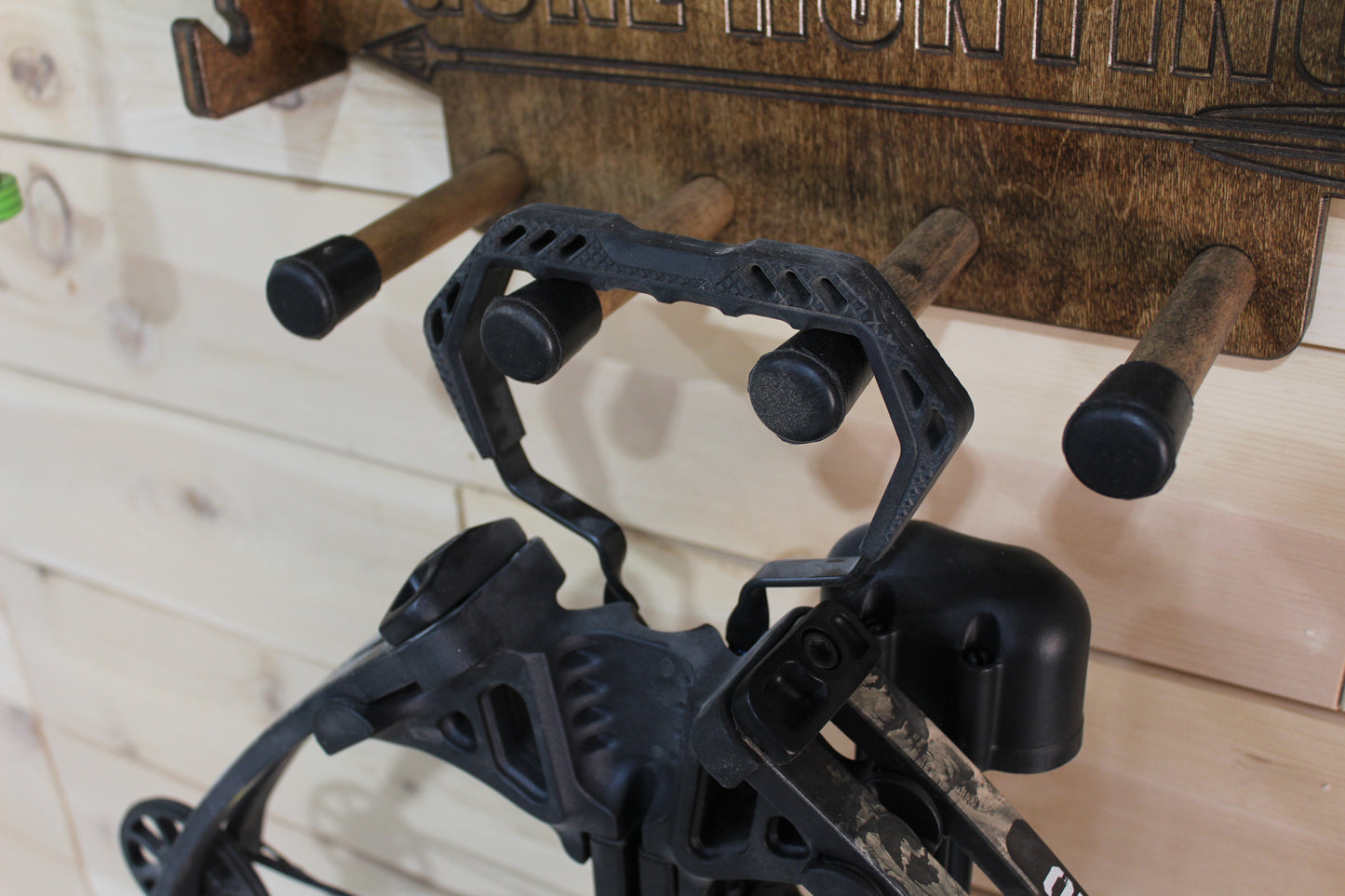Deluxe Adjustable Compound Bow Rack